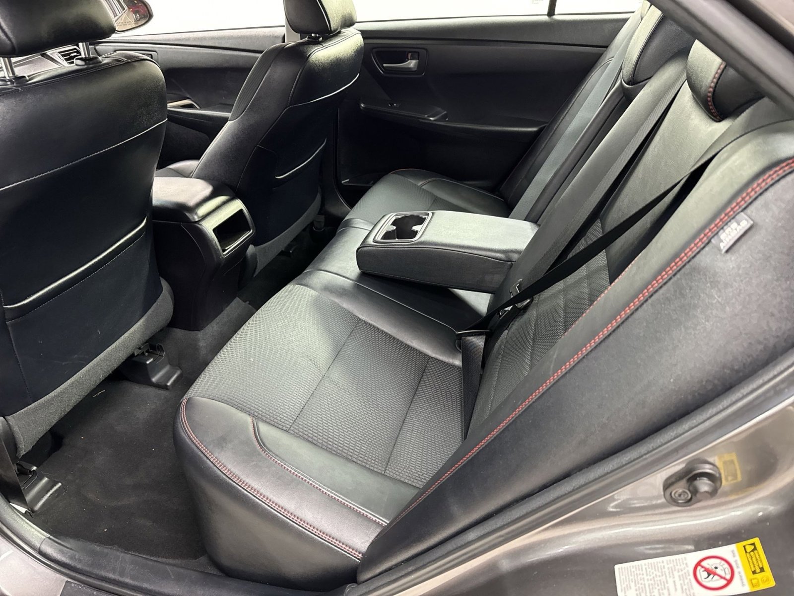 Used 2017 Toyota Camry SE image 28