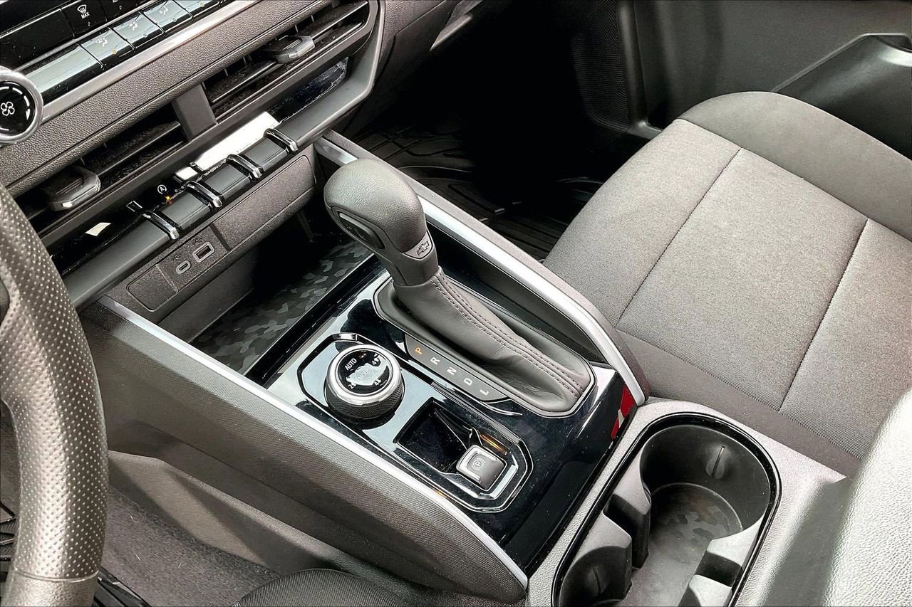 Used 2024 Chevrolet Colorado Trail Boss w/ Advanced Trailering Package image 32