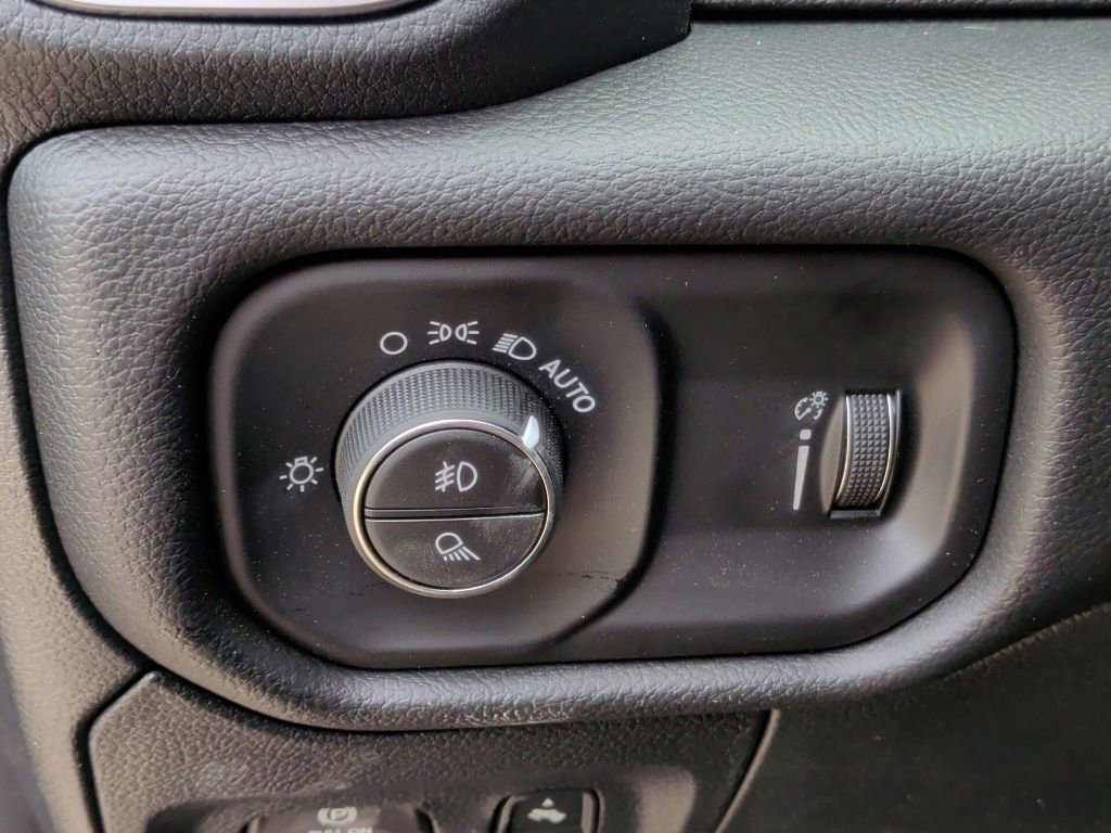New 2026 RAM 1500 4x4 Crew Cab image 15