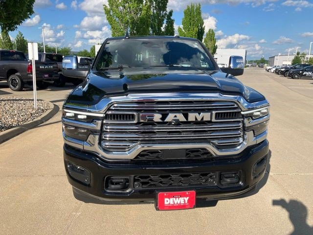 Used 2025 RAM 2500 Laramie AWD/4WD image 2