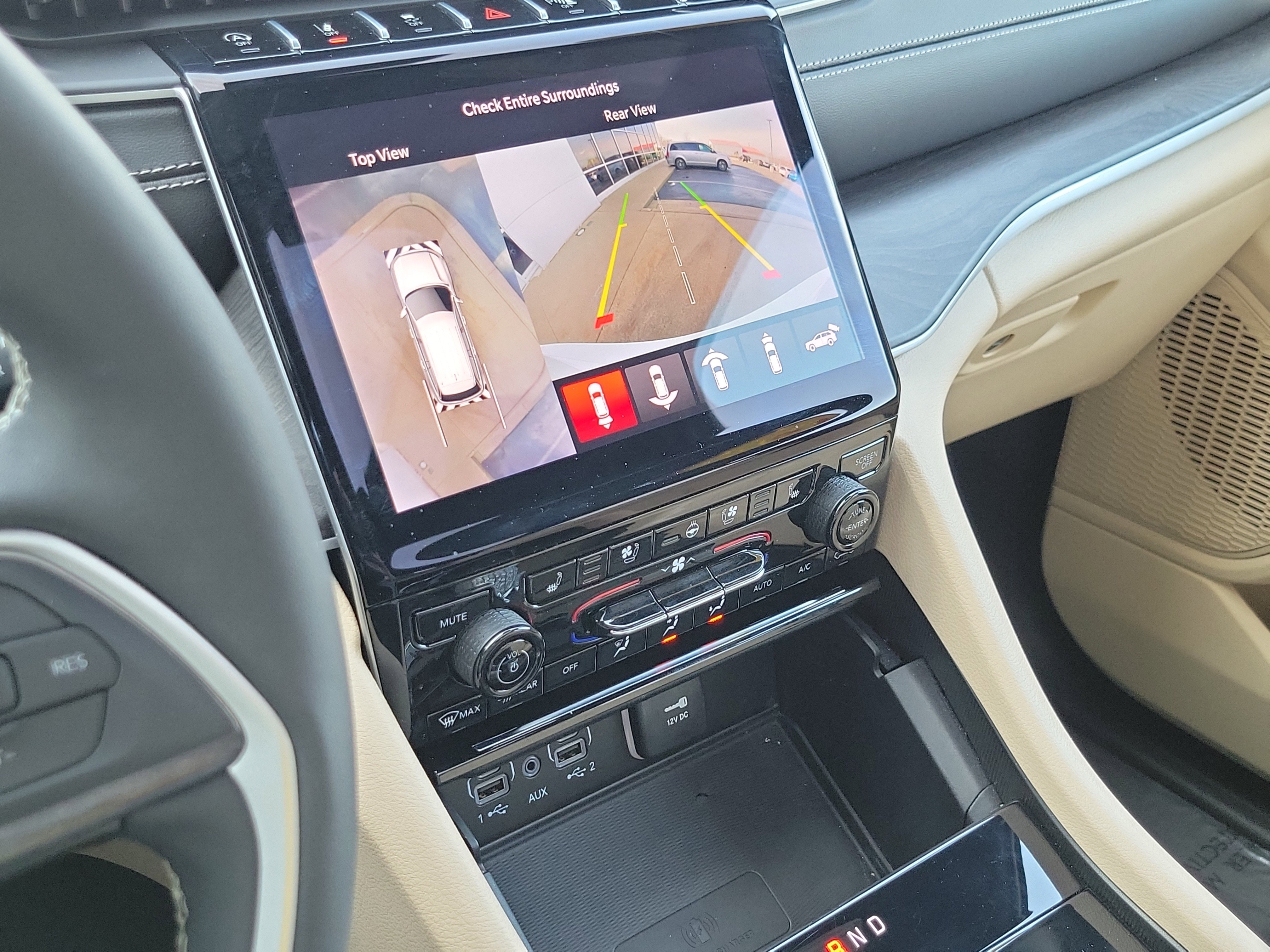 Used 2025 Jeep Grand Cherokee Limited w/ Luxury Tech Group II image 14