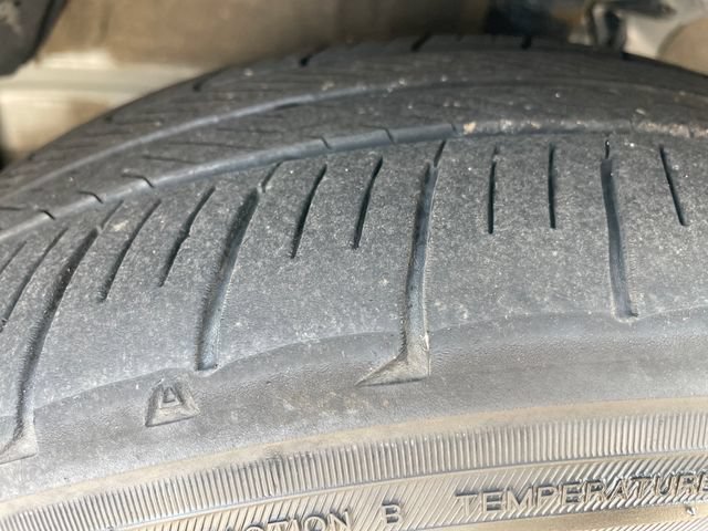Used 2024 Toyota Prius LE FWD image 30