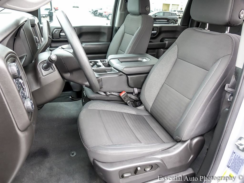 Used 2025 Chevrolet Silverado 2500 Custom w/ Custom Value Package AWD/4WD image 10