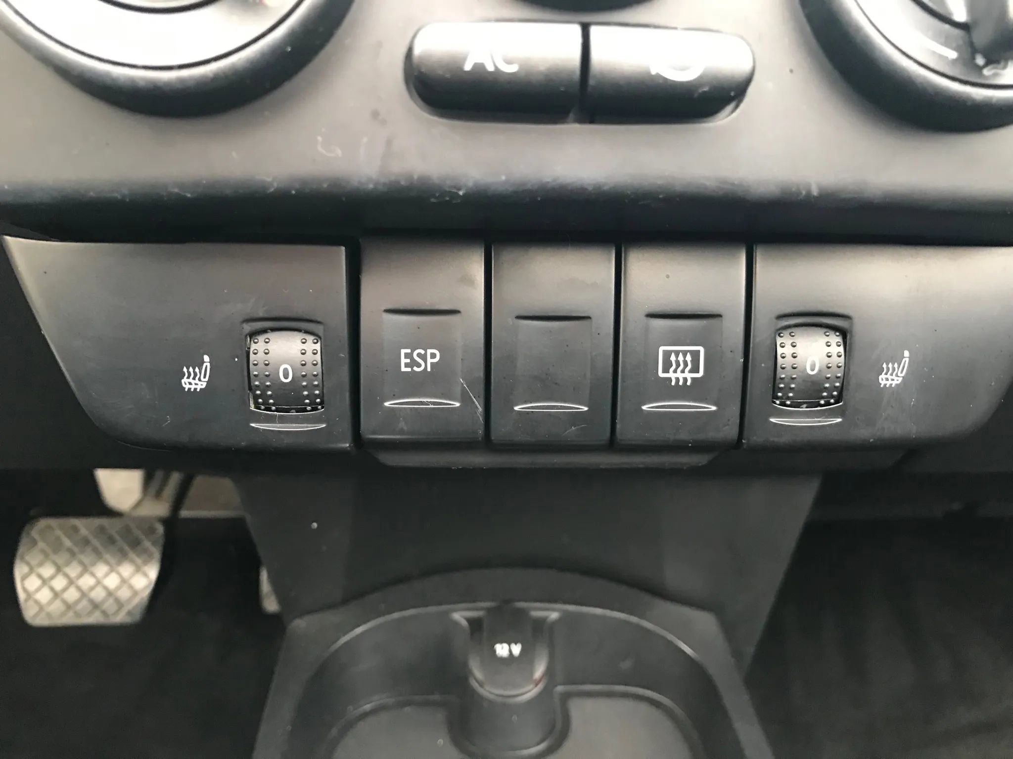 Used 2006 Volkswagen Beetle Convertible w/ Package 1 image 21