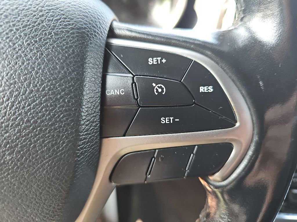 Used 2020 Jeep Grand Cherokee Limited w/ Luxury Group II image 41