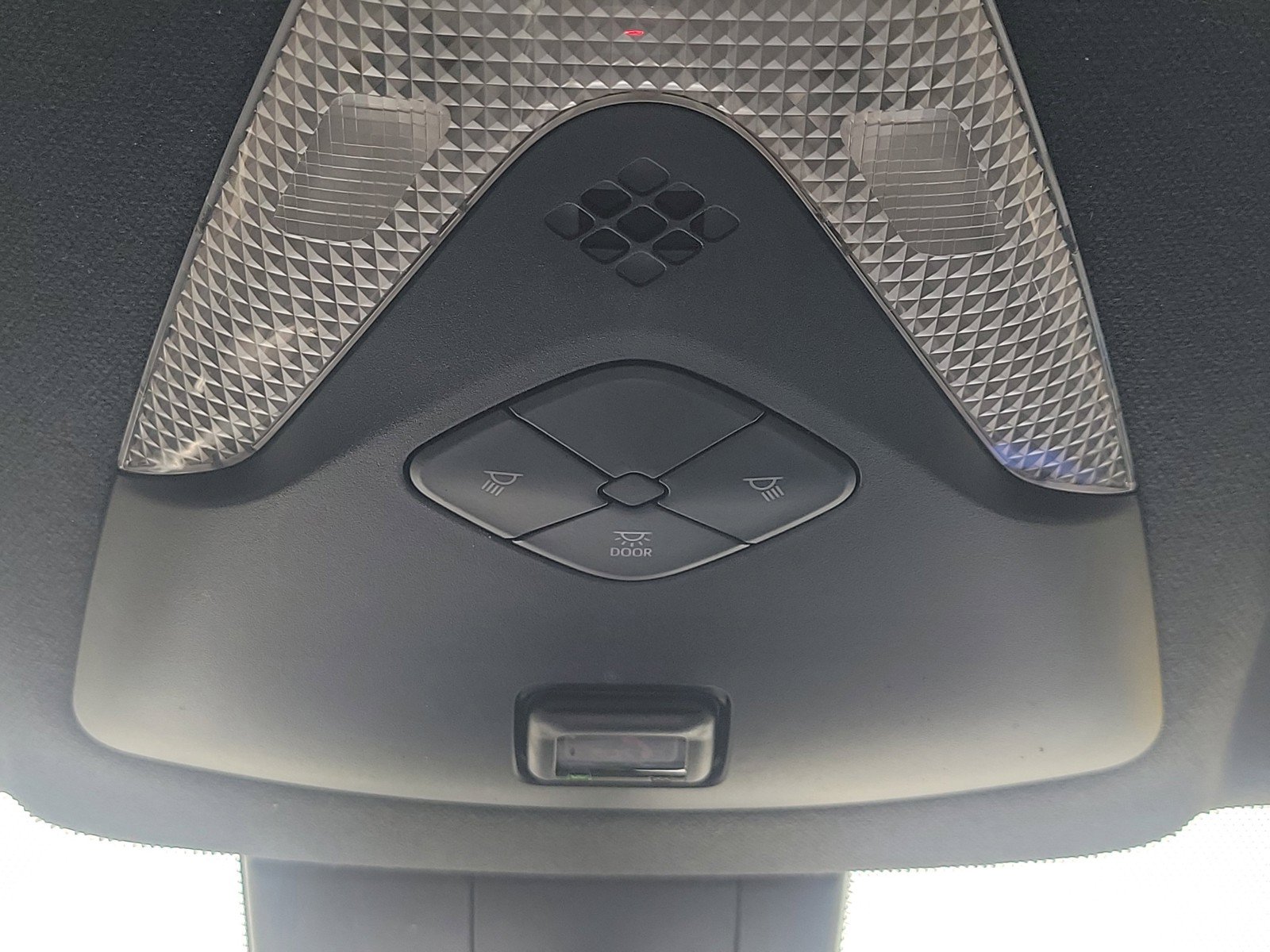 Used 2021 Toyota C-HR XLE FWD image 32