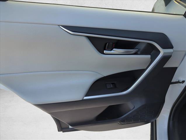 Used 2025 Toyota RAV4 XLE w/ Convenience Package FWD image 9
