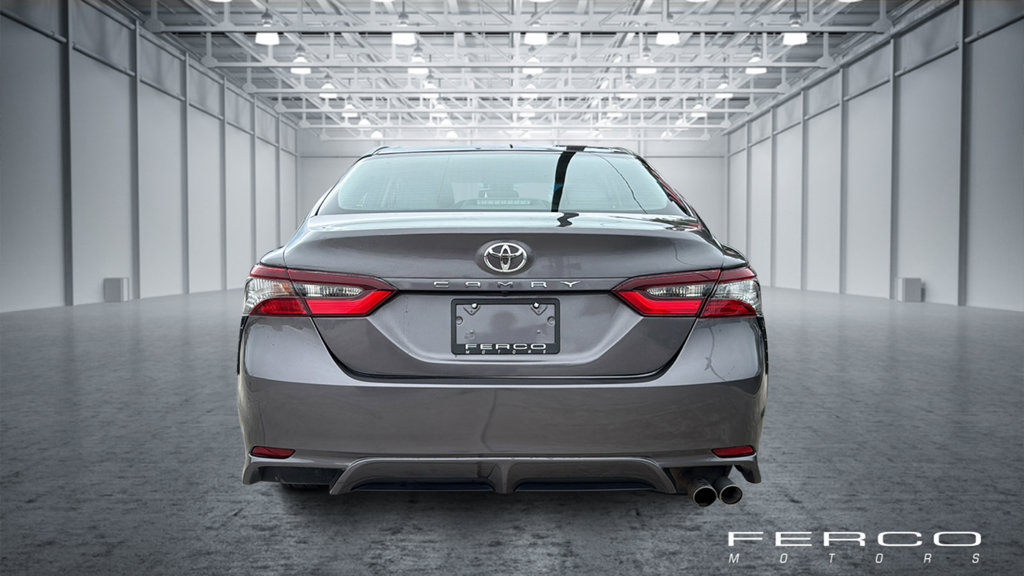 Used 2018 Toyota Camry SE w/ Moonroof Package FWD image 4