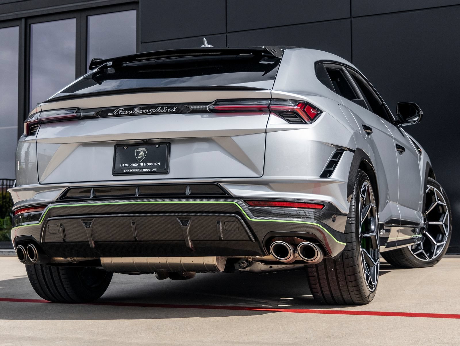 Used 2024 Lamborghini Urus Performante AWD/4WD image 8