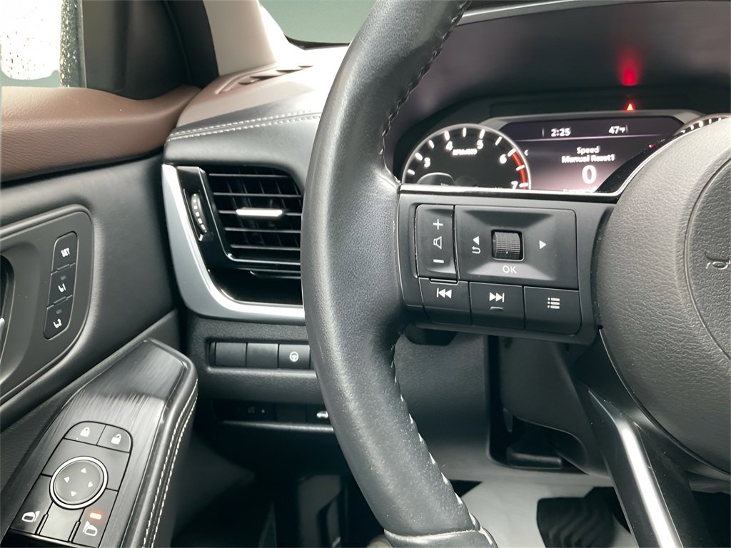 Used 2022 Nissan Rogue SL w/ SL Premium Package image 28