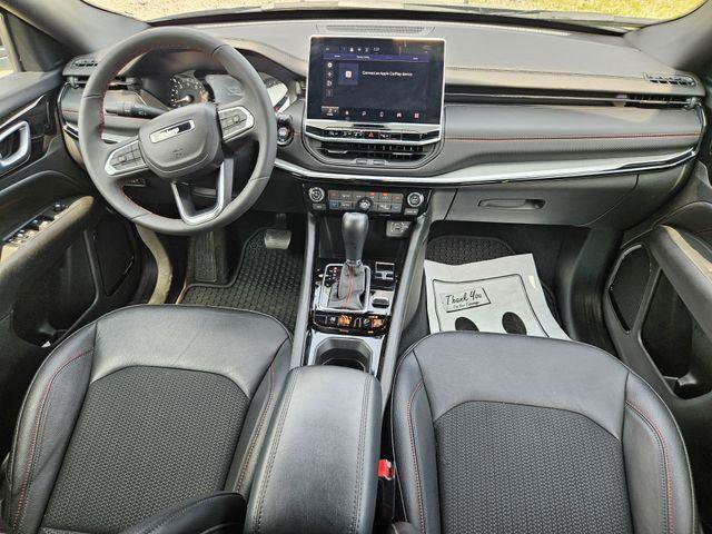 Used 2025 Jeep Compass Trailhawk AWD/4WD image 22