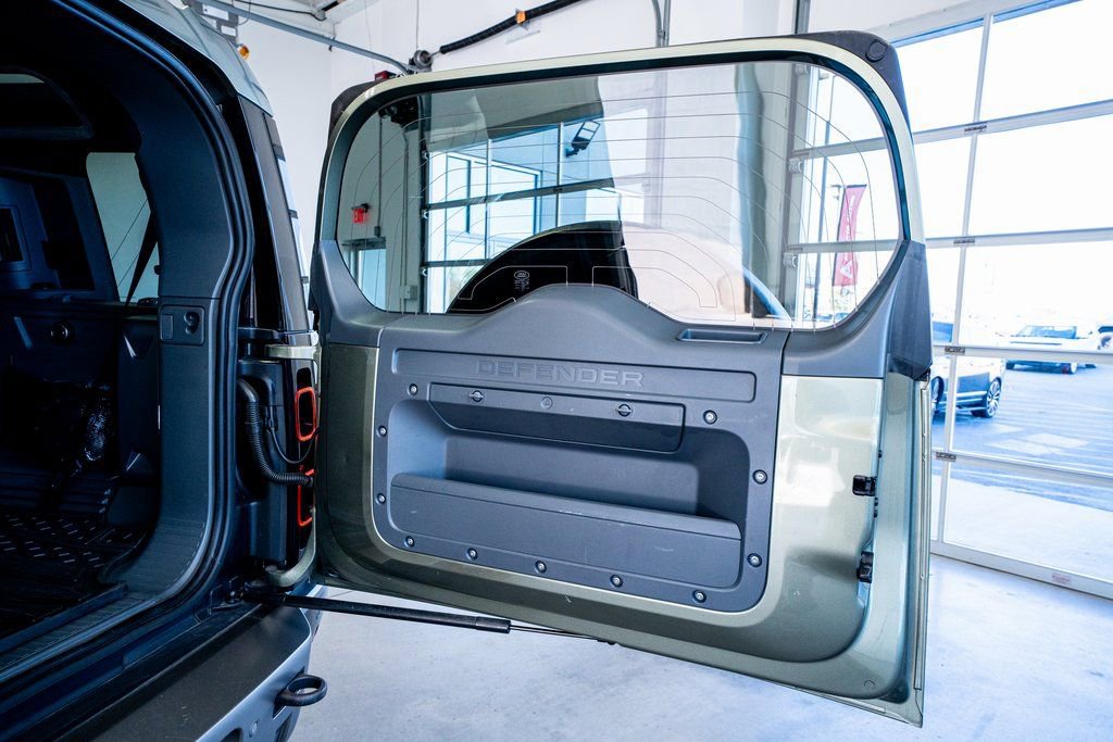 Used 2021 Land Rover Defender 110 X-Dynamic HSE image 62