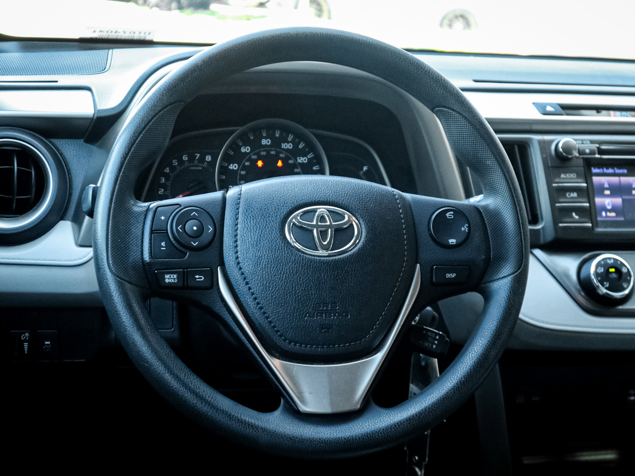 Used 2015 Toyota RAV4 LE FWD image 6