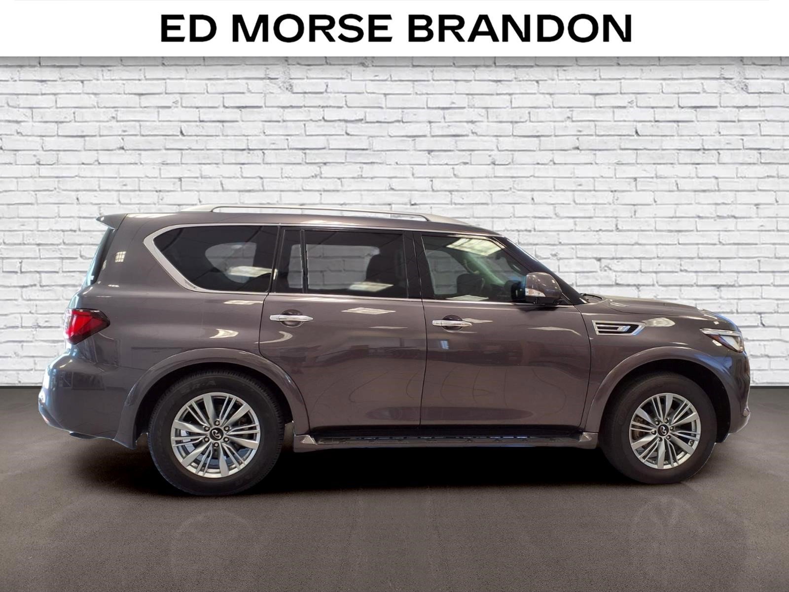 Used 2023 INFINITI QX80 Luxe w/ Cargo Package AWD/4WD image 6