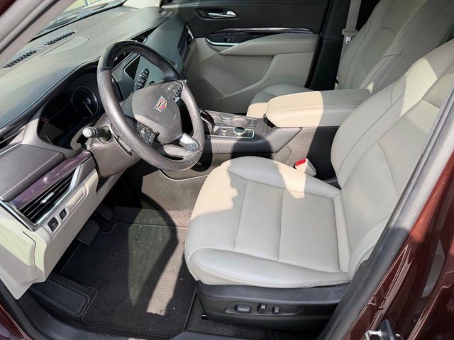 Certified 2023 Cadillac XT4 Luxury w/ Cold Weather Package FWD image 11