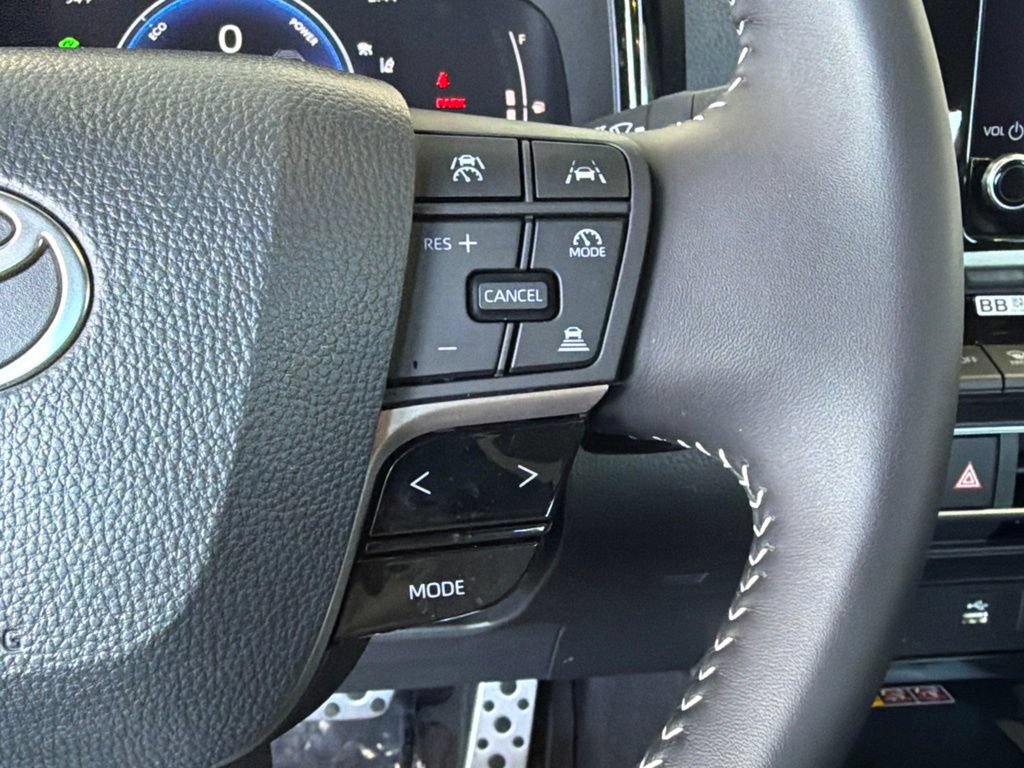 Certified 2026 Toyota Camry Hybrid FWD image 26