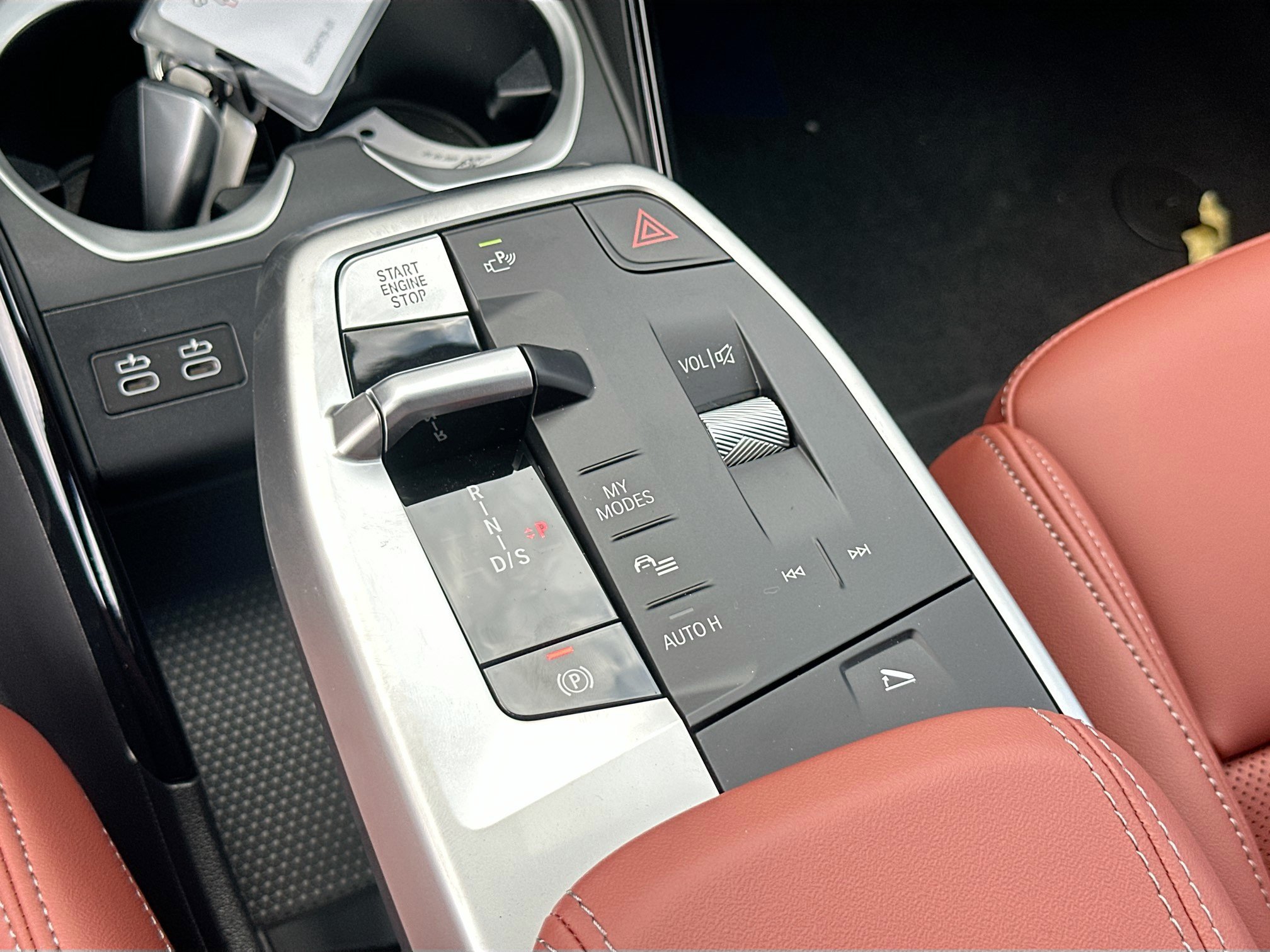 New 2026 BMW X2 xDrive28i AWD/4WD image 13