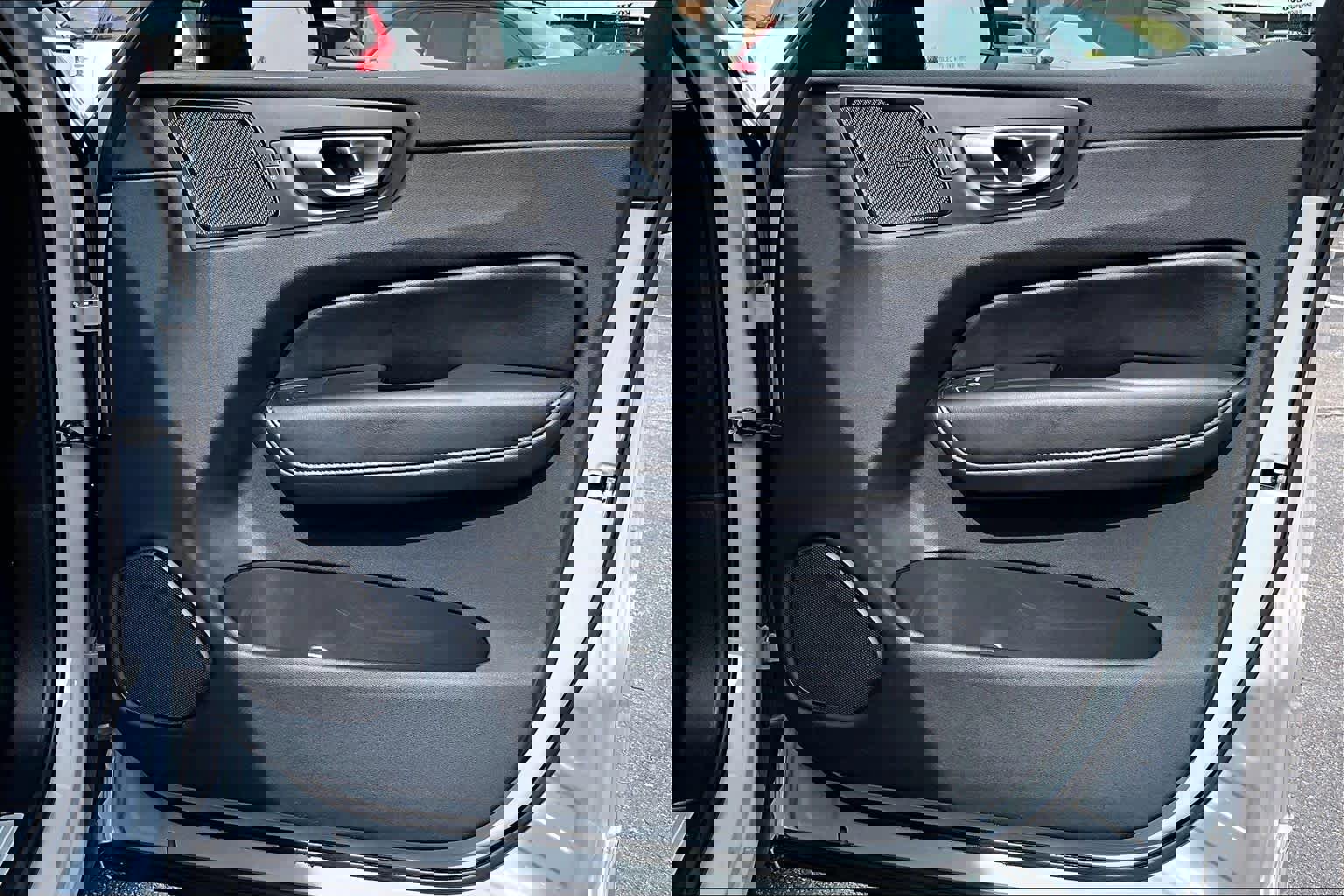 Certified 2024 Volvo XC60 B5 Plus w/ Protection Package Premier image 22