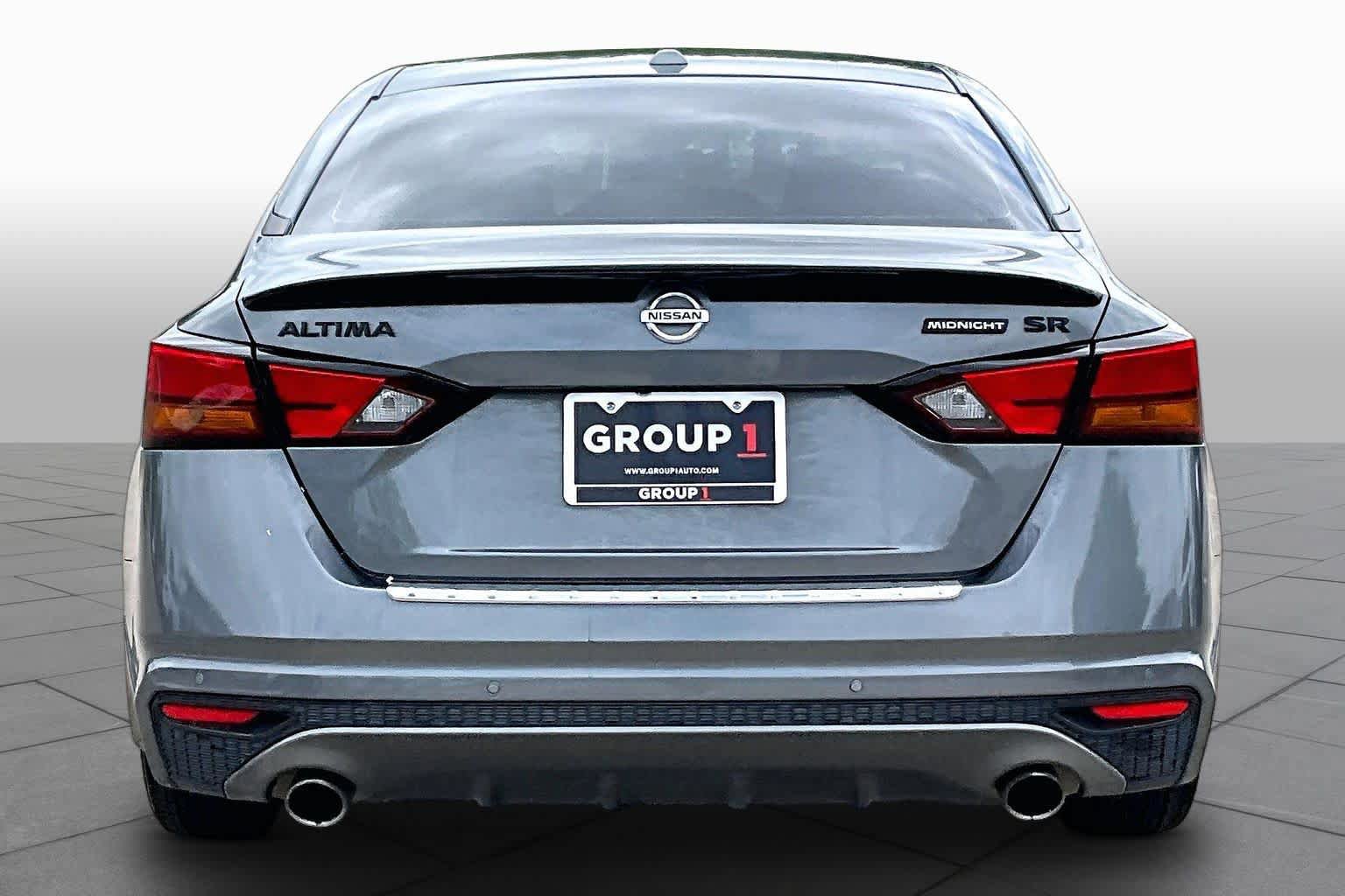 Used 2022 Nissan Altima 2.5 SR w/ Midnight Edition Package FWD image 5