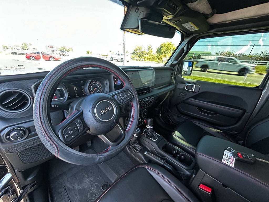 Used 2024 Jeep Gladiator Rubicon image 11