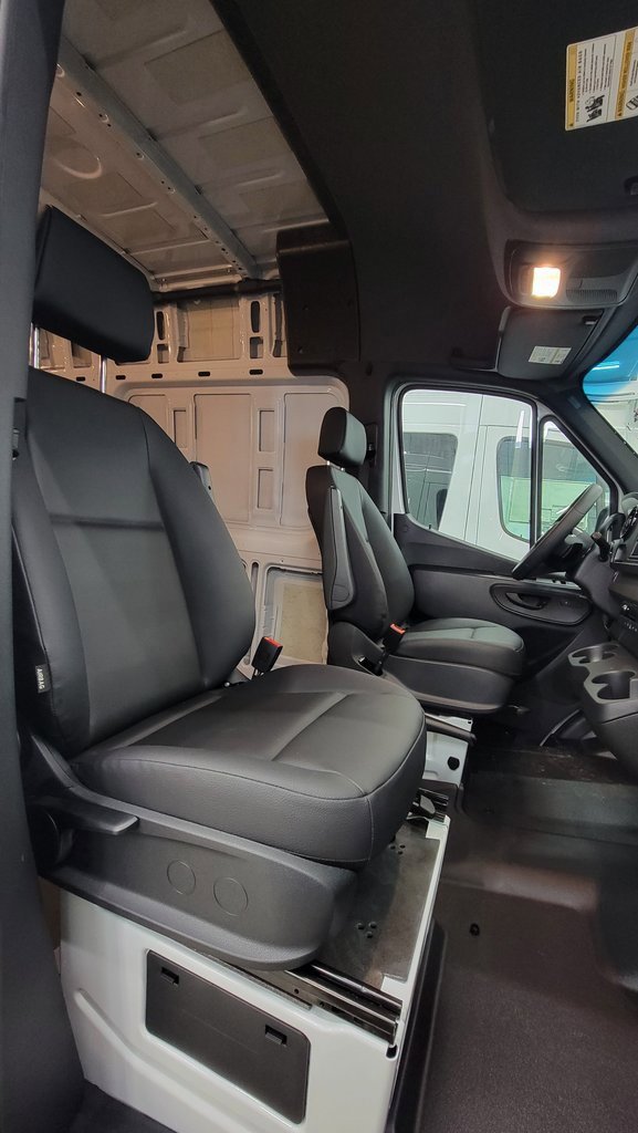 New 2025 Mercedes-Benz Sprinter 2500 image 7