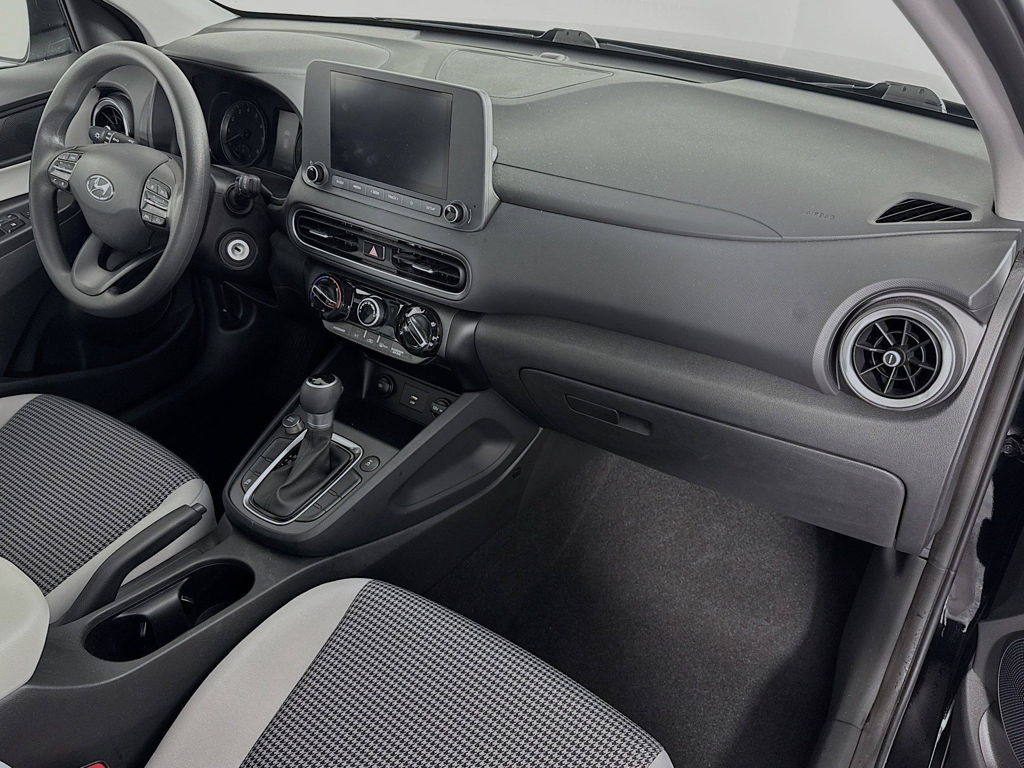 Used 2022 Hyundai Kona SE image 26