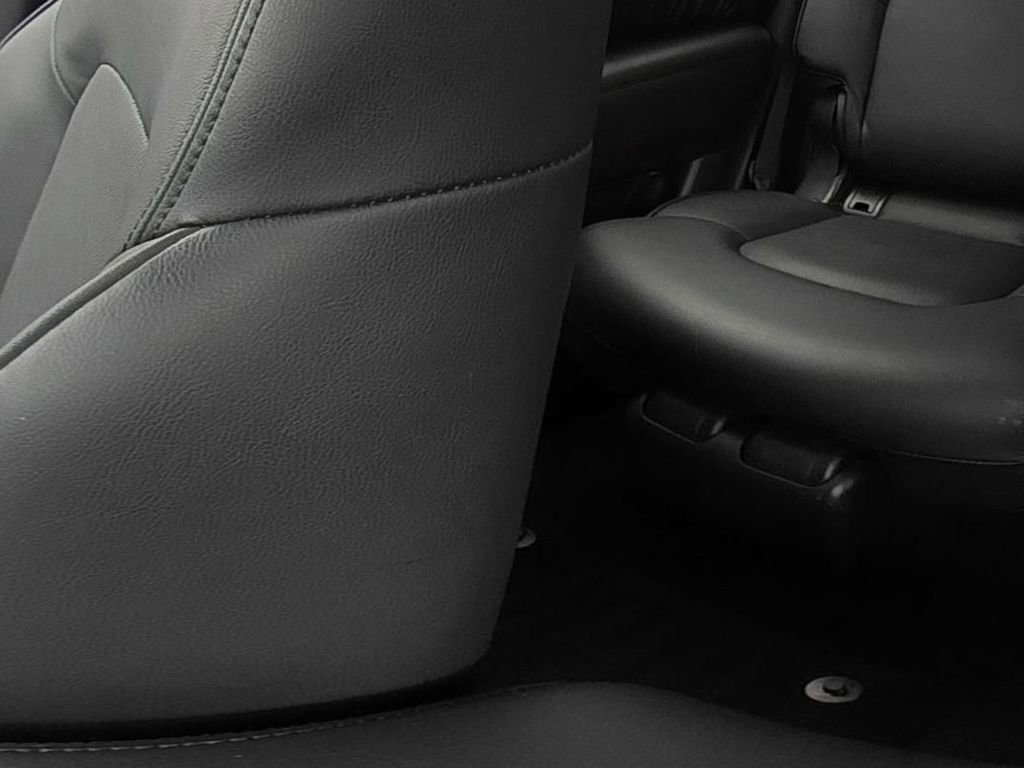 Used 2024 Nissan Armada SL w/ Captain's Chairs Package image 23