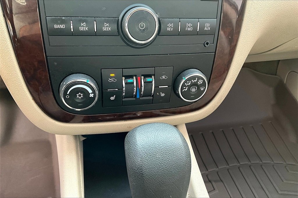 Used 2010 Chevrolet Impala LT w/ Luxury Edition Package image 14