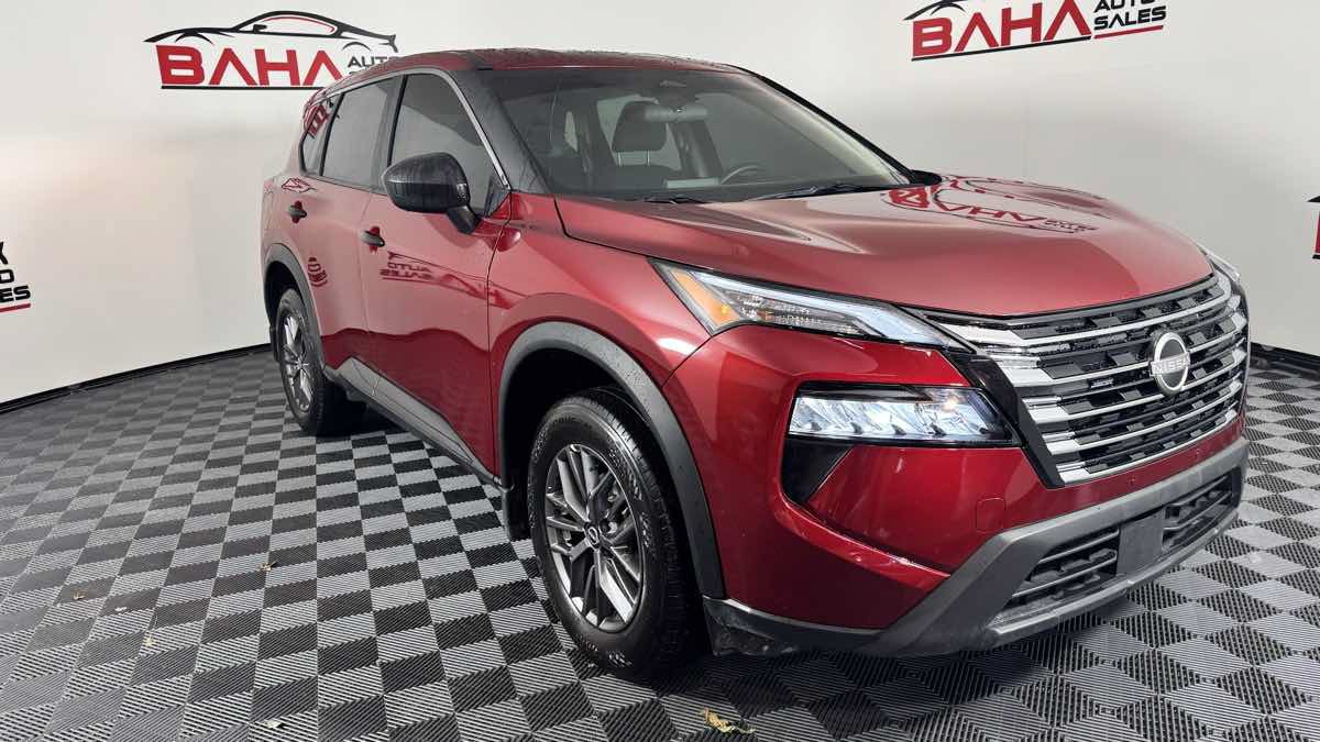 Used 2025 Nissan Rogue S AWD/4WD image 8