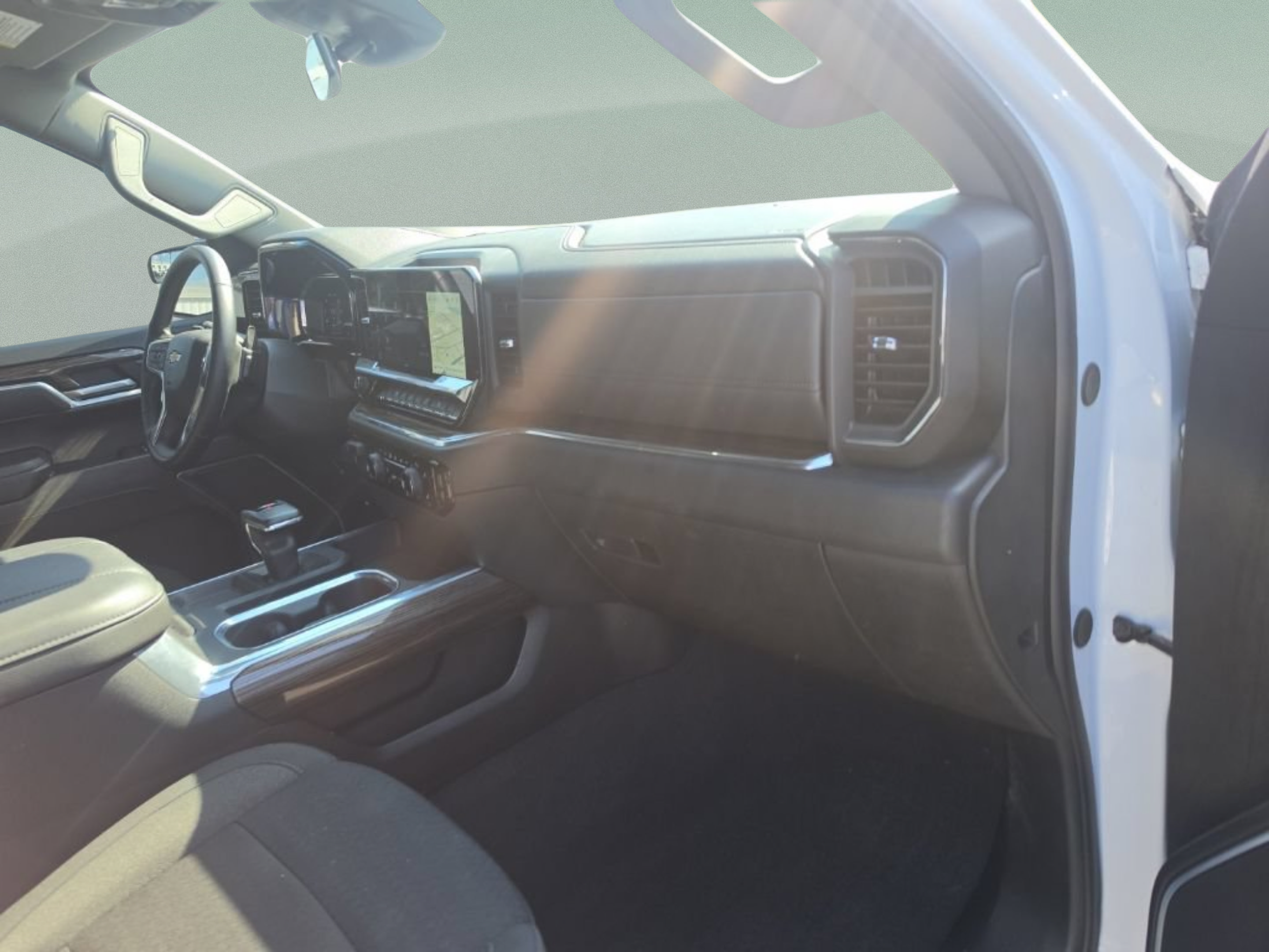 Used 2025 Chevrolet Silverado 1500 LT RWD image 27