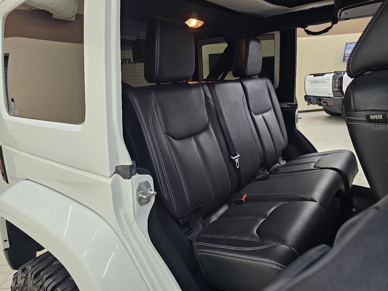 Used 2016 Jeep Wrangler Unlimited Rubicon AWD/4WD image 20