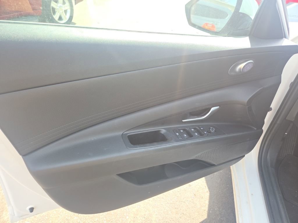 Used 2023 Hyundai Elantra SEL image 7