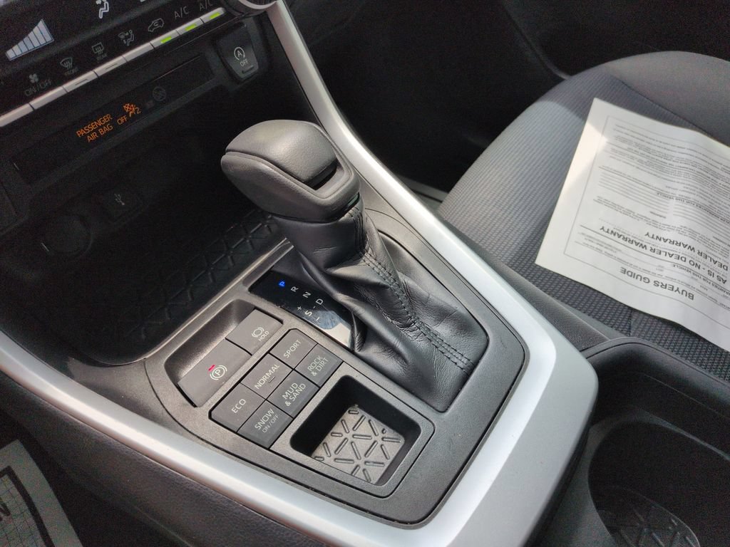 Certified 2021 Toyota RAV4 LE AWD/4WD image 24