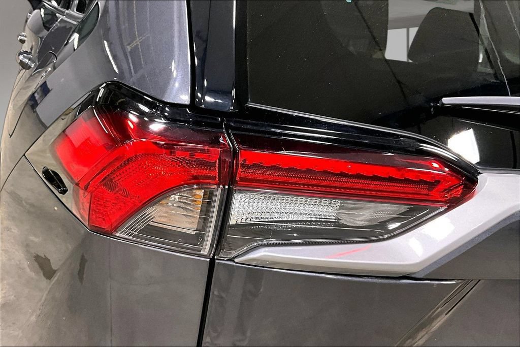 Used 2021 Toyota RAV4 Limited AWD/4WD image 23