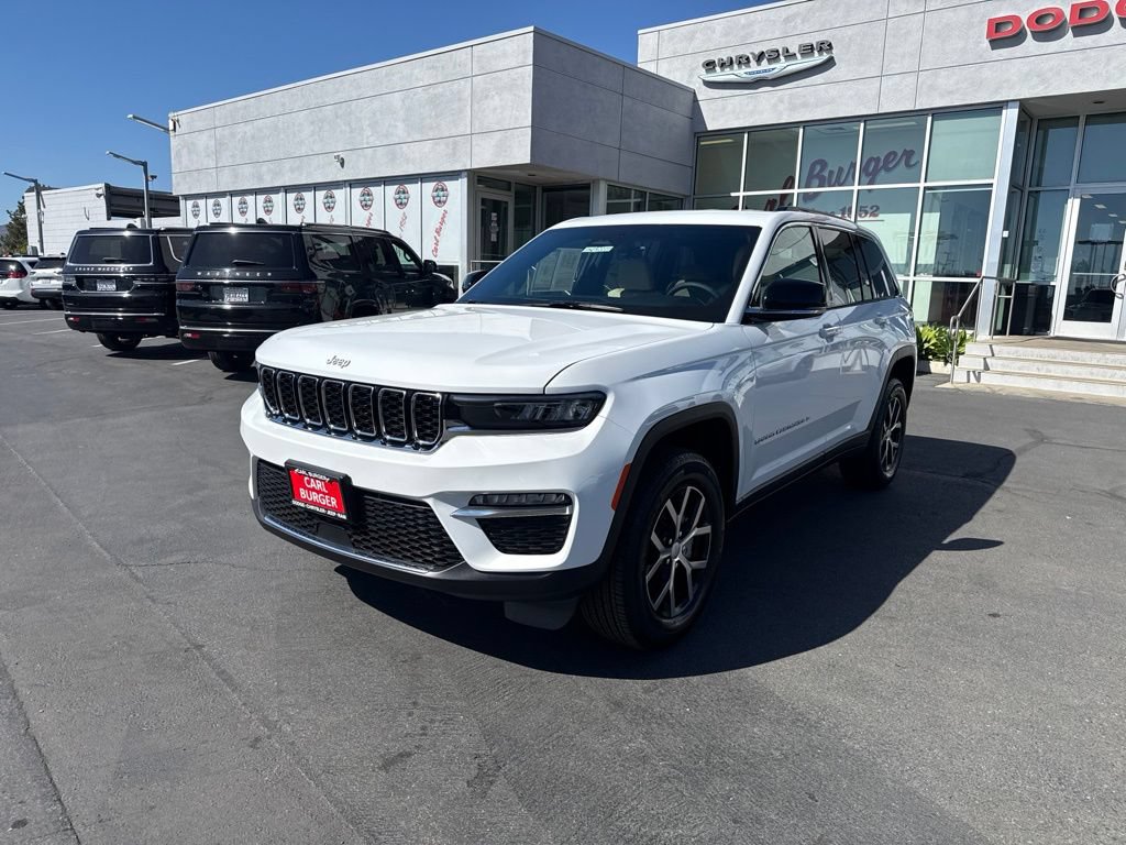 Certified 2025 Jeep Grand Cherokee Limited RWD image 3