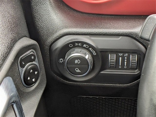 Used 2020 Jeep Gladiator Rubicon w/ Cold Weather Group image 25