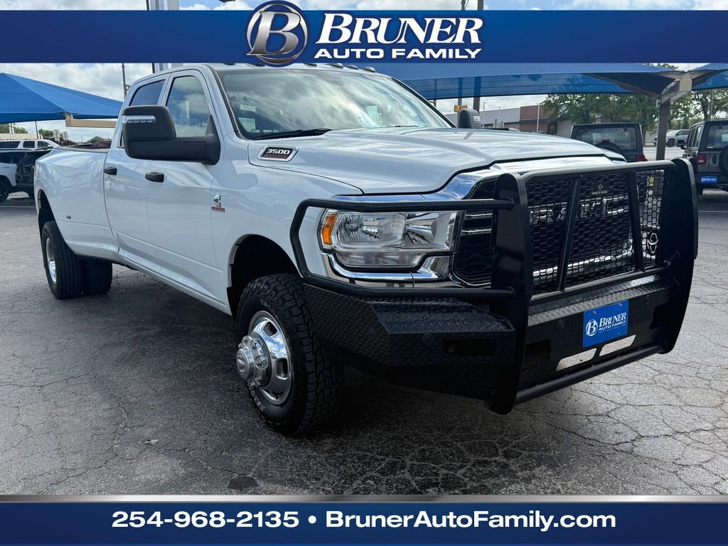Used 2024 RAM 3500 Tradesman w/ Chrome Appearance Group AWD/4WD image 3