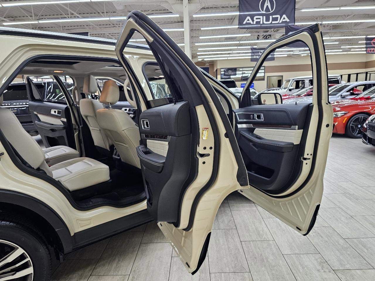 Used 2018 Ford Explorer Platinum image 16
