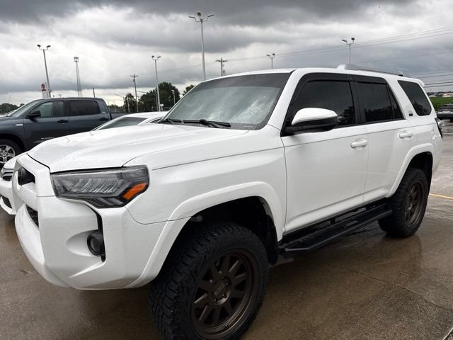 Used 2016 Toyota 4Runner SR5 AWD/4WD image 1