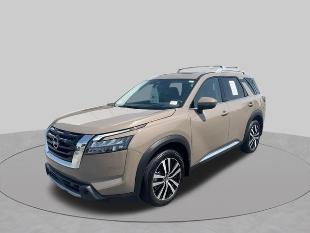 Certified 2025 Nissan Pathfinder Platinum w/ Cargo Package AWD/4WD image 5