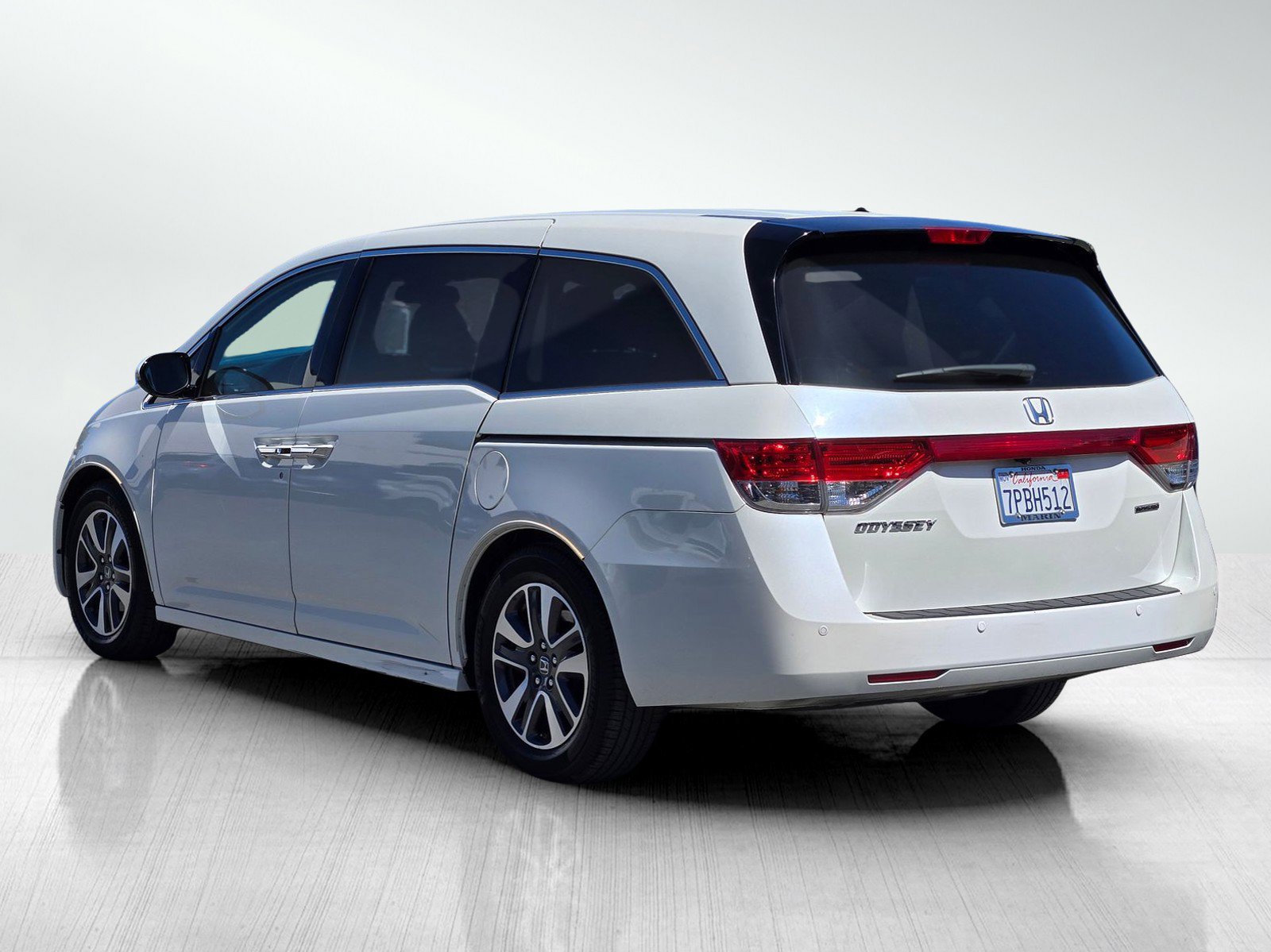 Used 2015 Honda Odyssey Touring image 6
