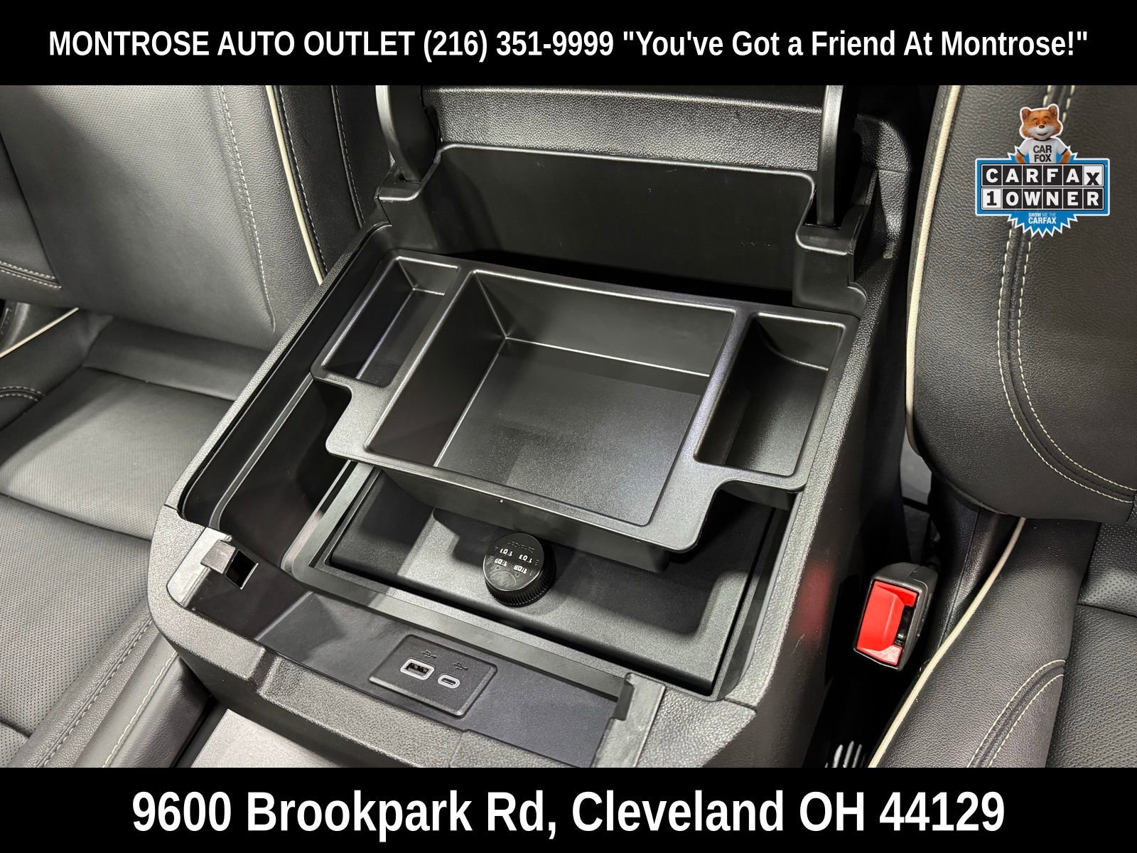 Used 2023 GMC Yukon XL SLT w/ SLT Premium Package image 29