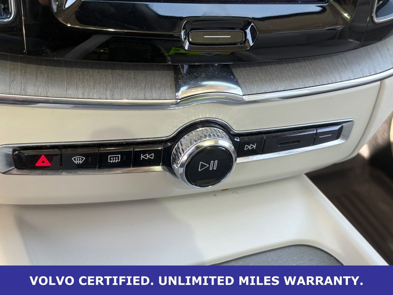 Certified 2023 Volvo XC60 T8 Plus w/ Climate Package image 22