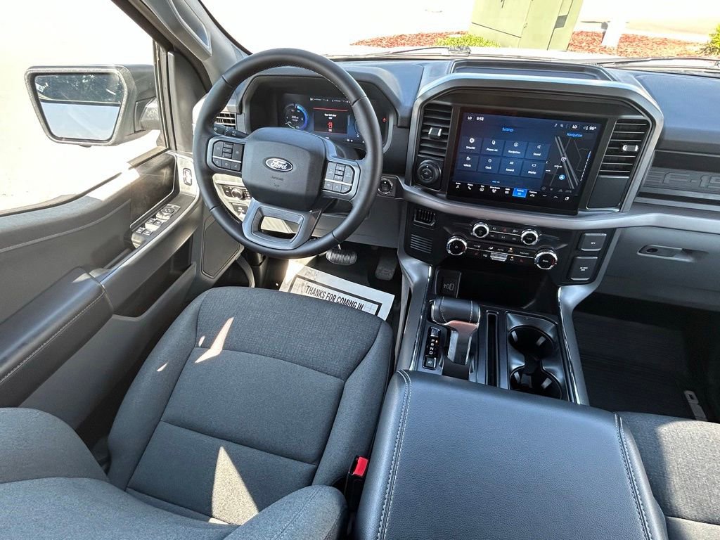 Used 2025 Ford F150 Lightning XLT AWD/4WD image 9