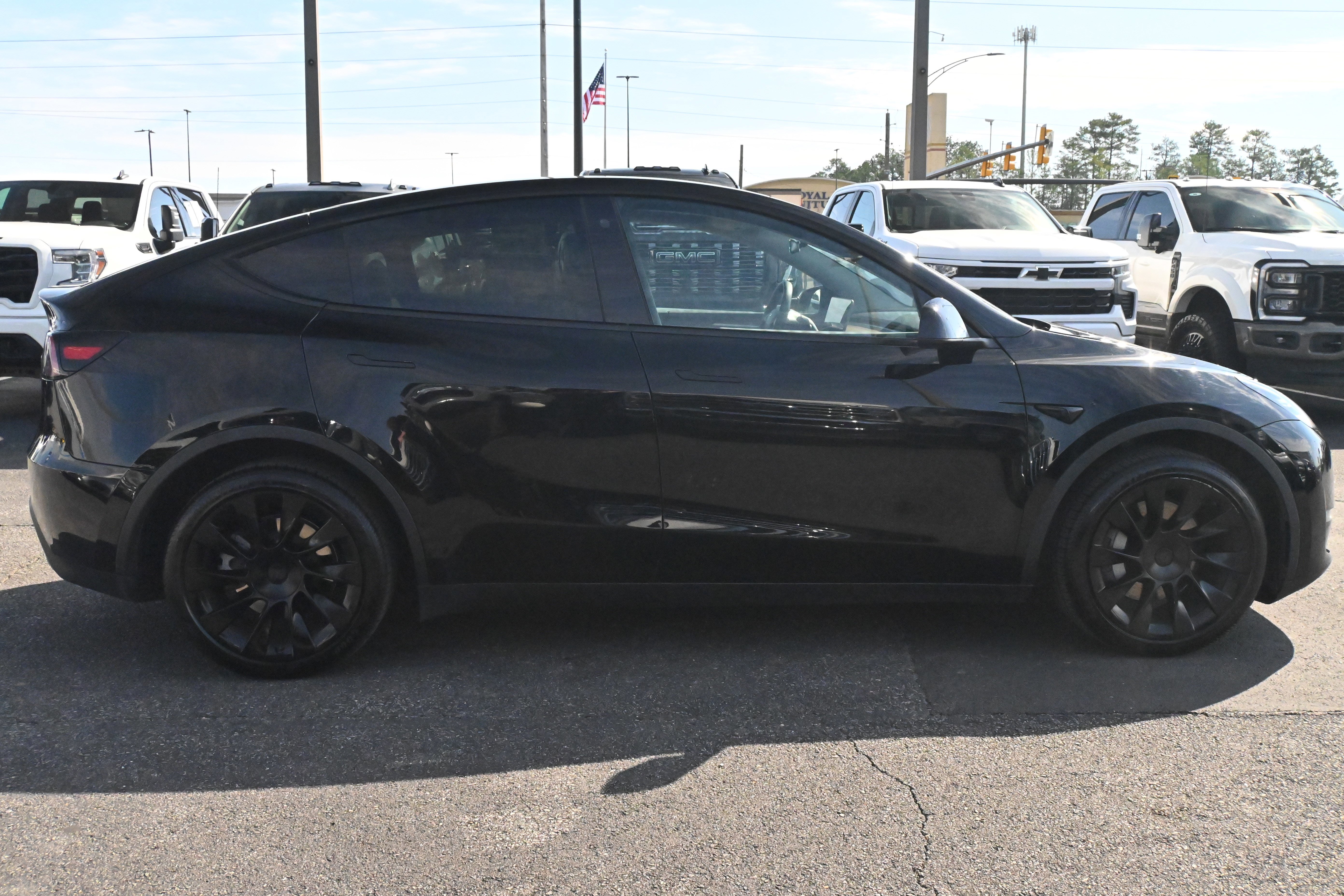 Used 2023 Tesla Model Y Long Range image 18