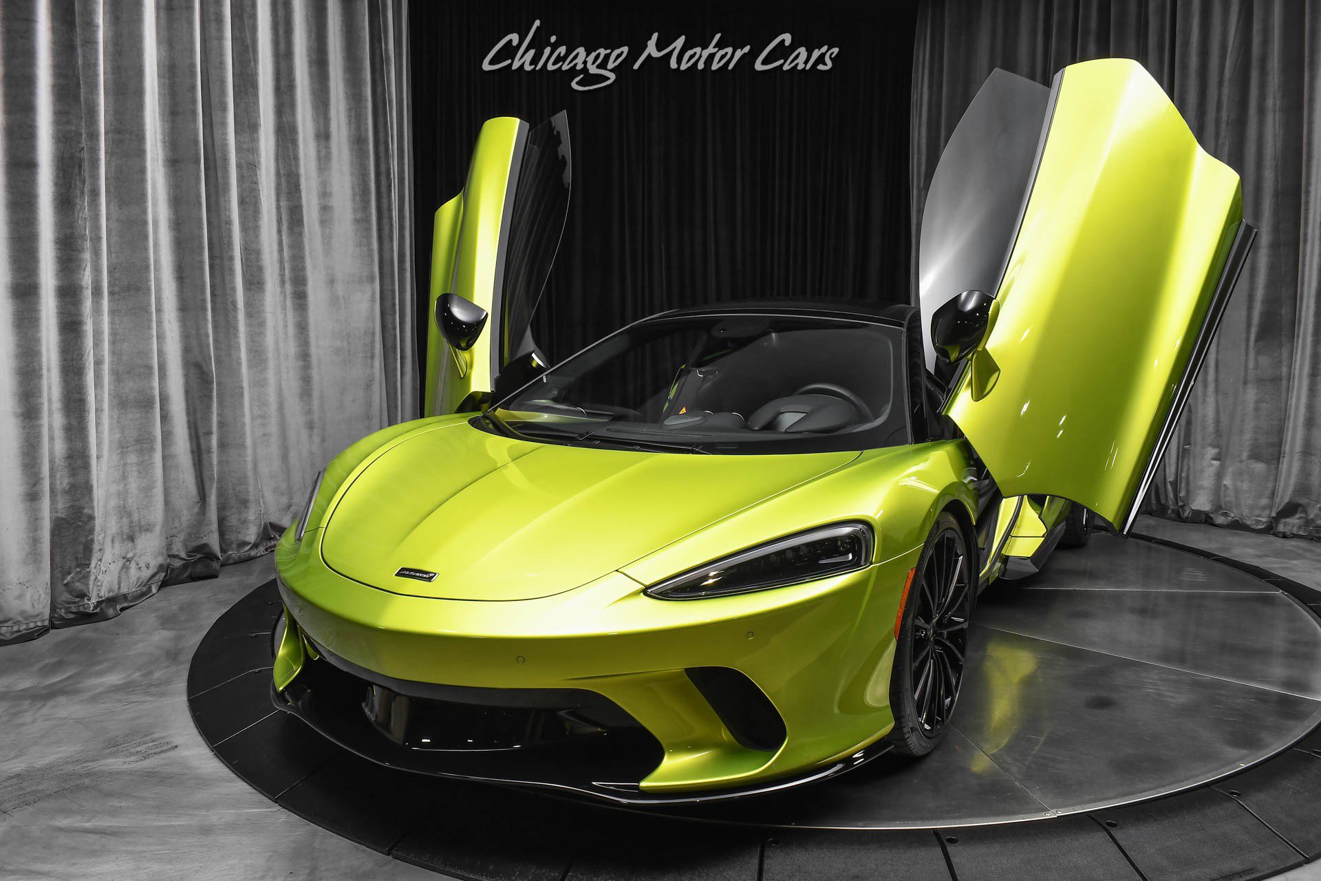 Used 2023 McLaren GT RWD image 2