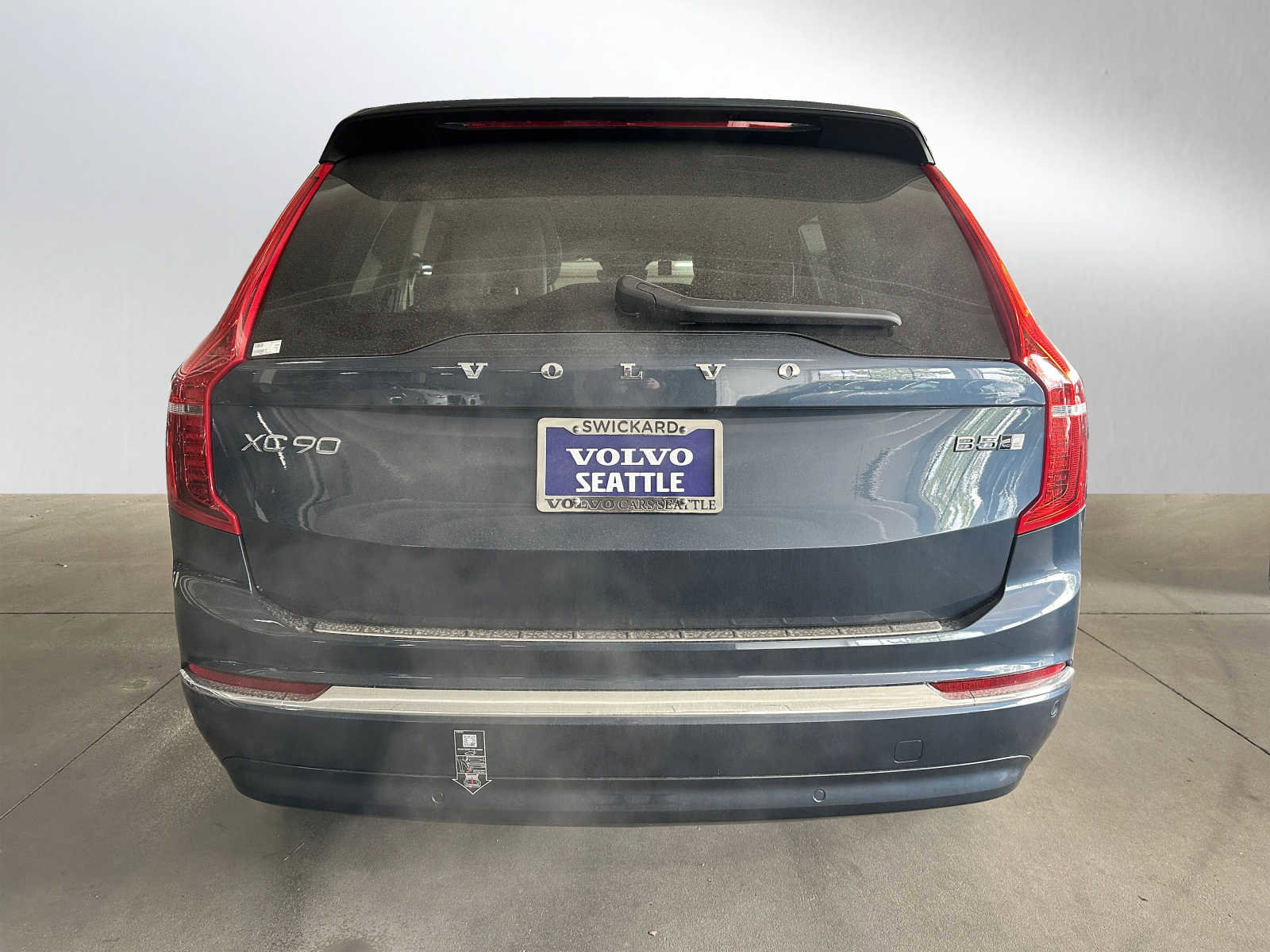 Used 2023 Volvo XC90 B5 Plus w/ Protection Package Premier image 6