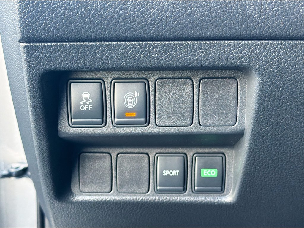 Used 2017 Nissan Rogue SV FWD image 10