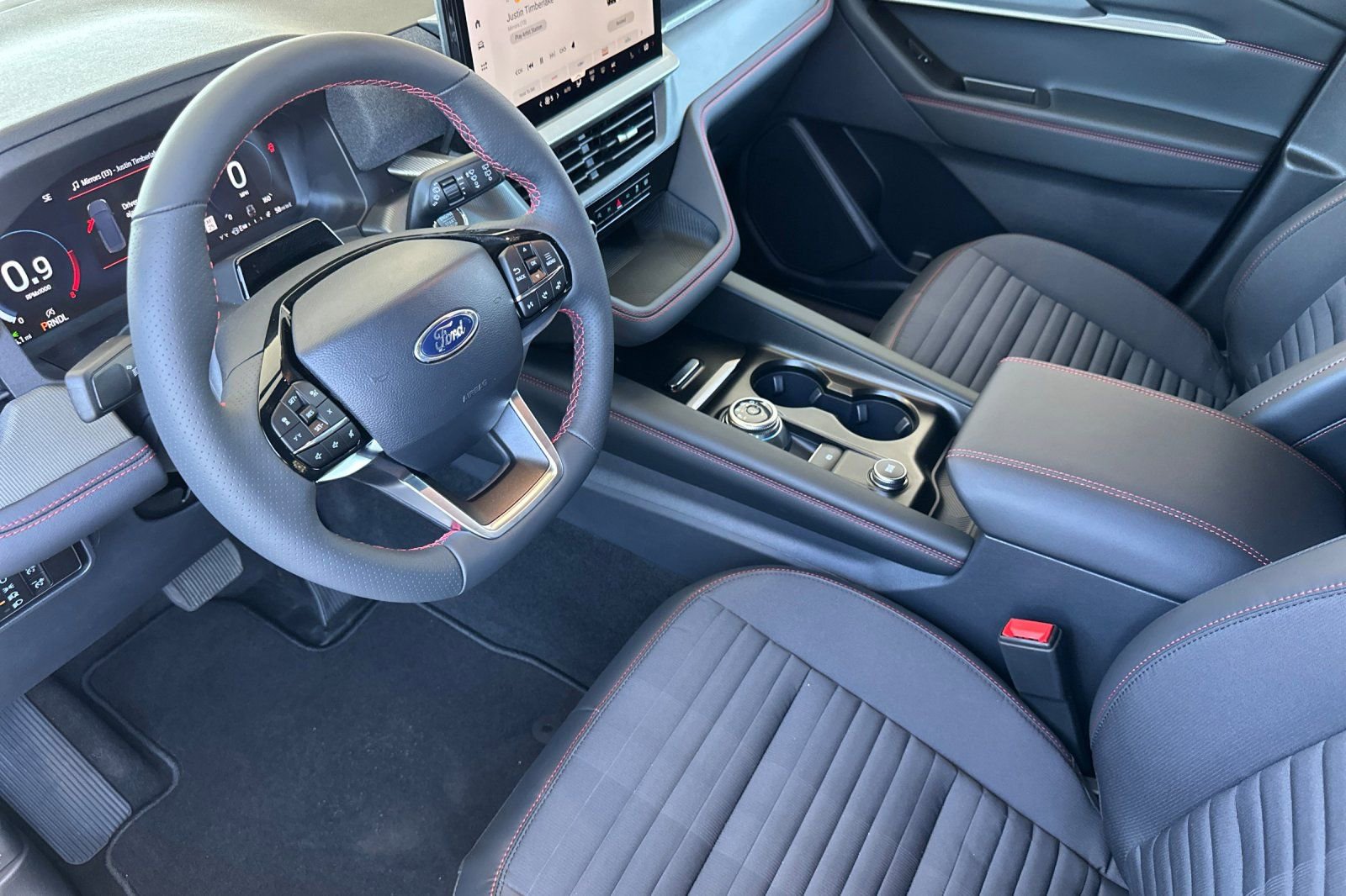 New 2025 Ford Explorer ST-Line image 9