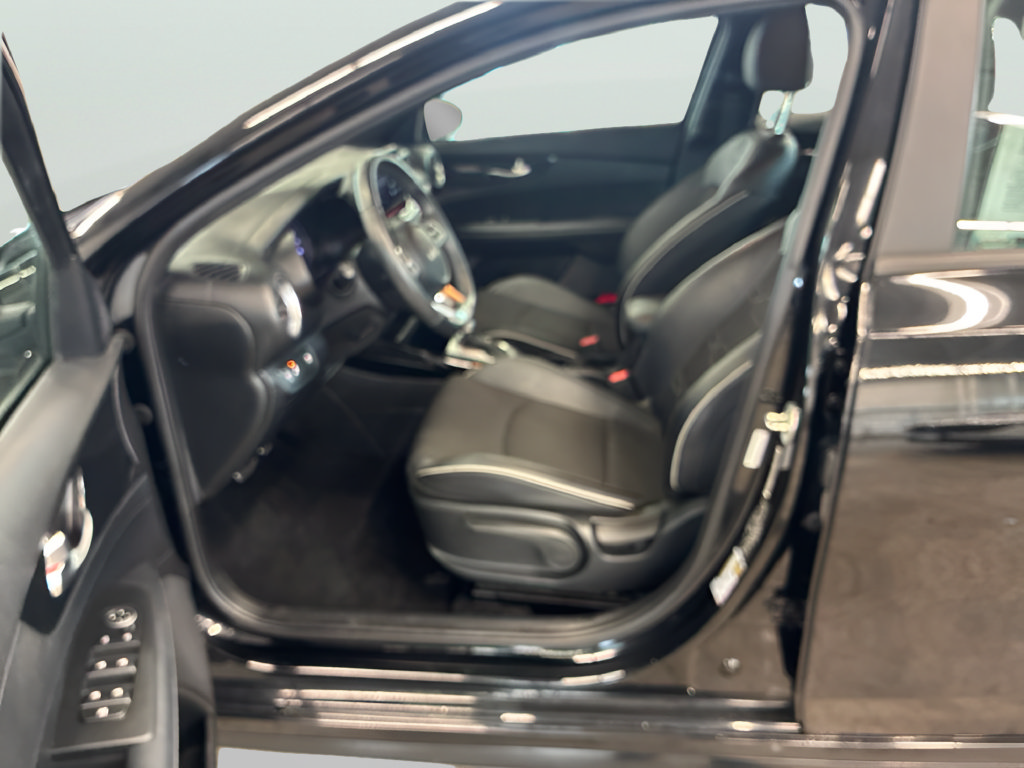 Certified 2023 Kia Forte GT-Line FWD image 22